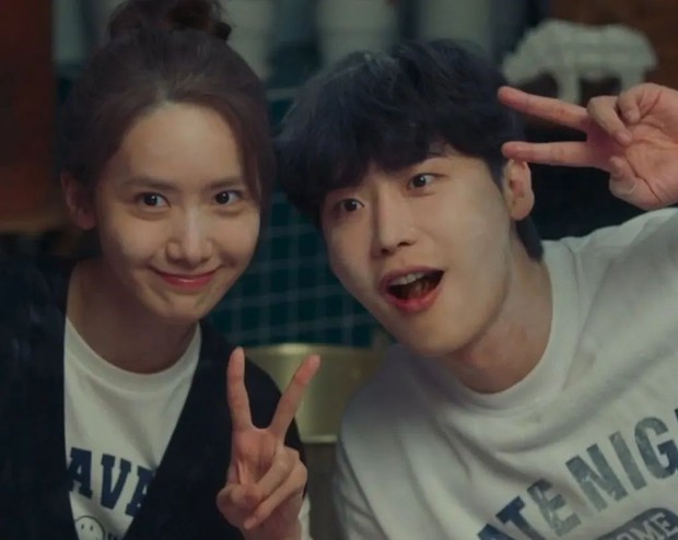 Potret Yoona dan Lee Jong Suk dalam drama Big Mouth