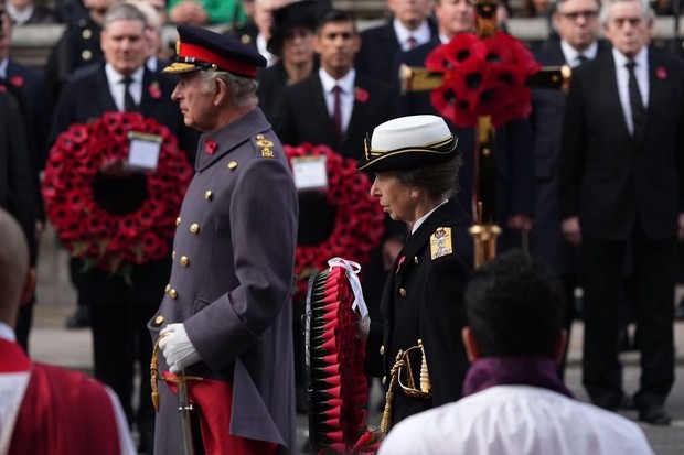 Raja Charles III dan Putri Anne/ Foto: Instagram/theroyalfamily Raja Charles III dan Putri Anne di acara peringatan Remembrance Day, 11 November 2022