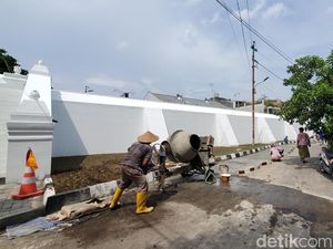 Melihat Wajah Baru Tembok Jeron Beteng Keraton Jogja di Wijilan Melihat Wajah Baru Tembok Jeron Beteng Keraton Jogja di Wijilan