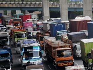 Akhir Pekan, Tol Jakarta Arah Cikampek Macet di Beberapa Titik Akhir Pekan, Tol Jakarta Arah Cikampek Macet di Beberapa Titik