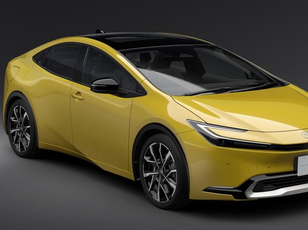 Generasi Terbaru Toyota Prius Kece Banget!