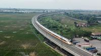 Disaksikan Jokowi & Xi Jinping, Kereta Cepat Jajal Jalur Tegalluar-Kopo