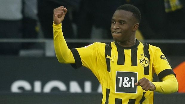 Soccer Football - Bundesliga - Borussia Dortmund v VfL Bochum - Signal Iduna Park, Dortmund, Germany - November 5, 2022  Borussia Dortmund's Youssoufa Moukoko celebrates scoring their third goal REUTERS/Leon Kuegeler DFL REGULATIONS PROHIBIT ANY USE OF PHOTOGRAPHS AS IMAGE SEQUENCES AND/OR QUASI-VIDEO.