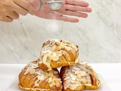 Wajib Dicoba! 5 Kafe Hits Ini Sajikan Croissant yang Renyah Gurih