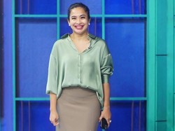 Presenter Feni Rose Sambangi Polres Metro Jaksel