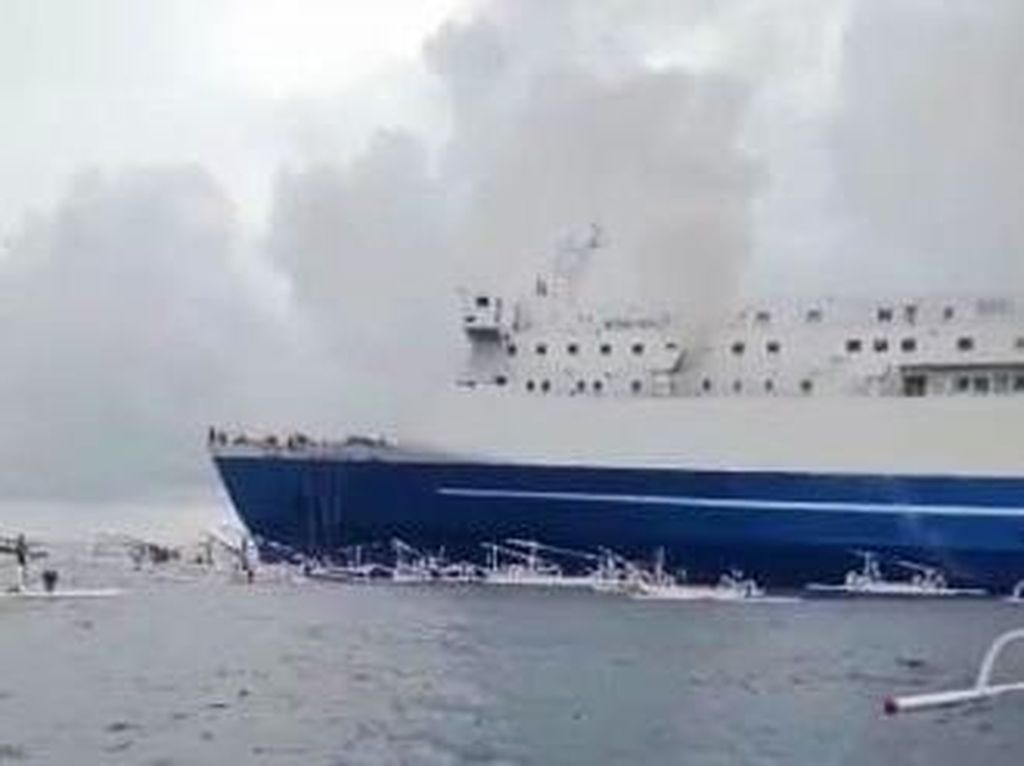 Kapal KMP Mutiara Timur Terbakar, Kemenhub Siagakan Kapal Patroli KPLP
