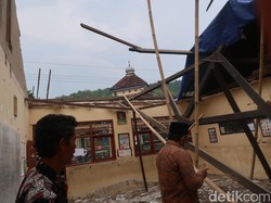 Atap MI Muhammadiyah Gunungkidul Ambruk saat KBM, 1 Siswa Sempat Terjebak
