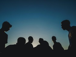 Konservatif Adalah: Ciri, Jenis, dan Mengapa Harus Diterapkan