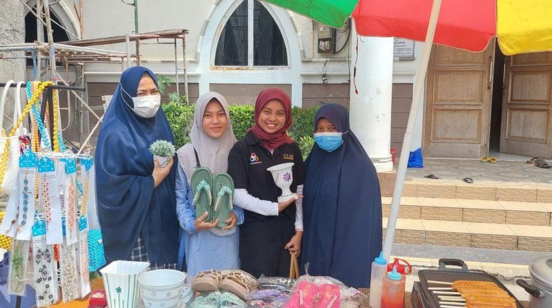 Mari Bantu Ibu-ibu Duafa di Cibubur Bisa Rekreasi Lepaskan Penat