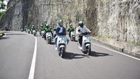 Momen Andre & Surya Touring Motor Listrik Electrum di Bali