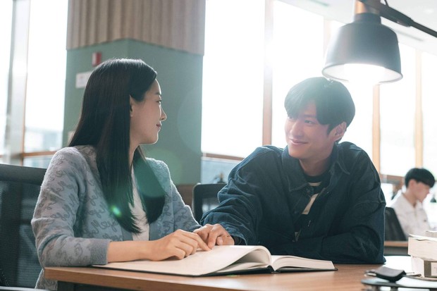 Na In Woo dan Cho Yi Hyun dalam film Ditto (2022)/ Foto: hancinema.net