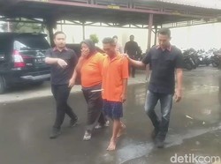 Pasangan Selingkuh Terekam CCTV Curi Motor di Parkiran RS Pasuruan