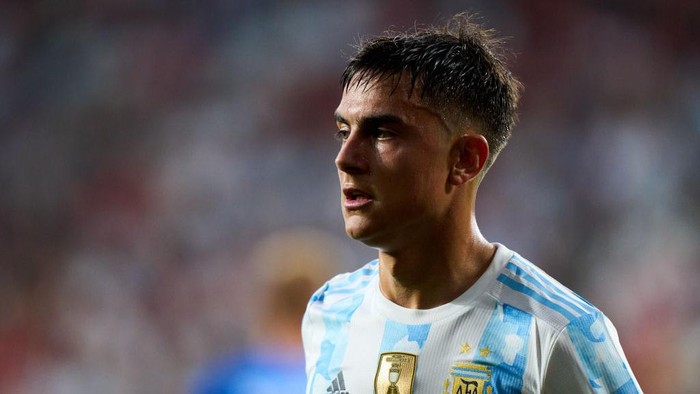 PAMPLONA, SPAIN - JUNE 05: Paulo Dybala of Argentina reacts during the international friendly match between Argentina and Estonia at Estadio El Sadar on June 05, 2022 in Pamplona, Spain. (Photo by Juan Manuel Serrano Arce/Getty Images)