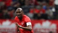 Kedua adalah Atiba Hutchinson. Gelandang tengah Kanada ini berusia 39 tahun (sembilan bulan dan 12 hari) (Getty Images)