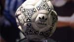 Penampakan Bola Gol Tangan Tuhan Maradona yang Bakal Dilelang