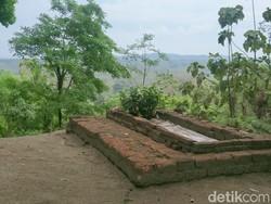 Misteri Pertapaan Suci Airlangga yang Tersirat Dalam Prasasti Pucangan