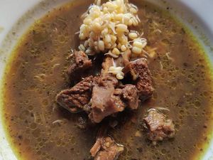 Sedap Mantap! Ini 5 Rawon Enak di Jakarta Buat Makan Siang