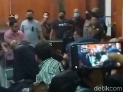 Mas Bechi Divonis 7 Tahun Penjara, Istri: Zalim!
