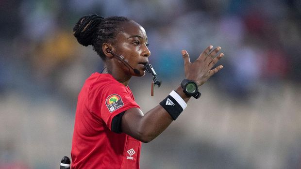 Salima Mukansanga of Rwanda in action as she becomes the first woman to referee a match at the finals of the Africa Cup of Nations during the Group B Africa Cup of Nations (CAN) 2021 match between Zimbabwe and Guinea at Stade Ahmadou Ahidjo in Yaounde on January 18, 2022. (Photo by Visionhaus/Getty Images)