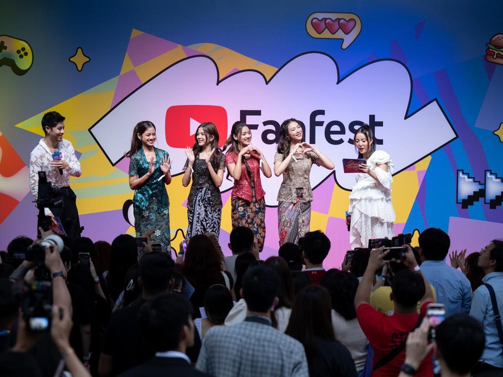 StarBe Sukses Bawa Kebaya dan Batik Saat Tampil di YouTube FanFest StarBe Sukses Bawa Kebaya dan Batik Saat Tampil di YouTube FanFest