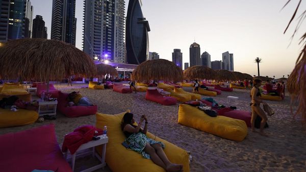 Suasana Pantai Doha yang Semakin Ramai Jelang Piala Dunia 2022
