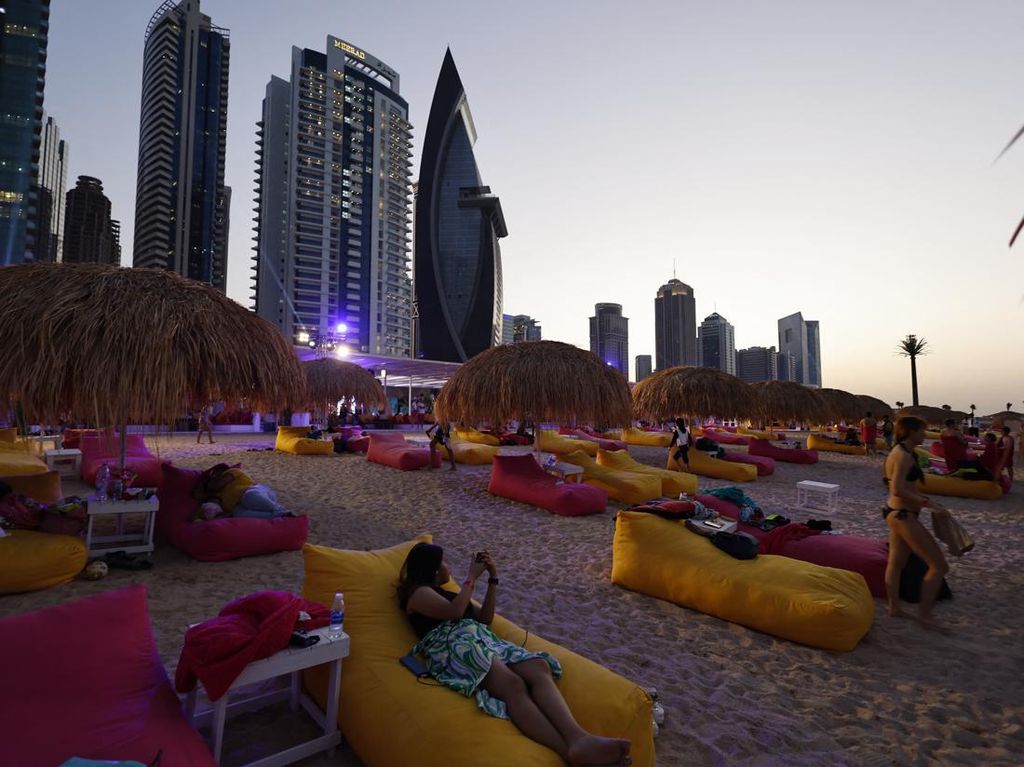 Suasana Pantai Doha yang Semakin Ramai Jelang Piala Dunia 2022