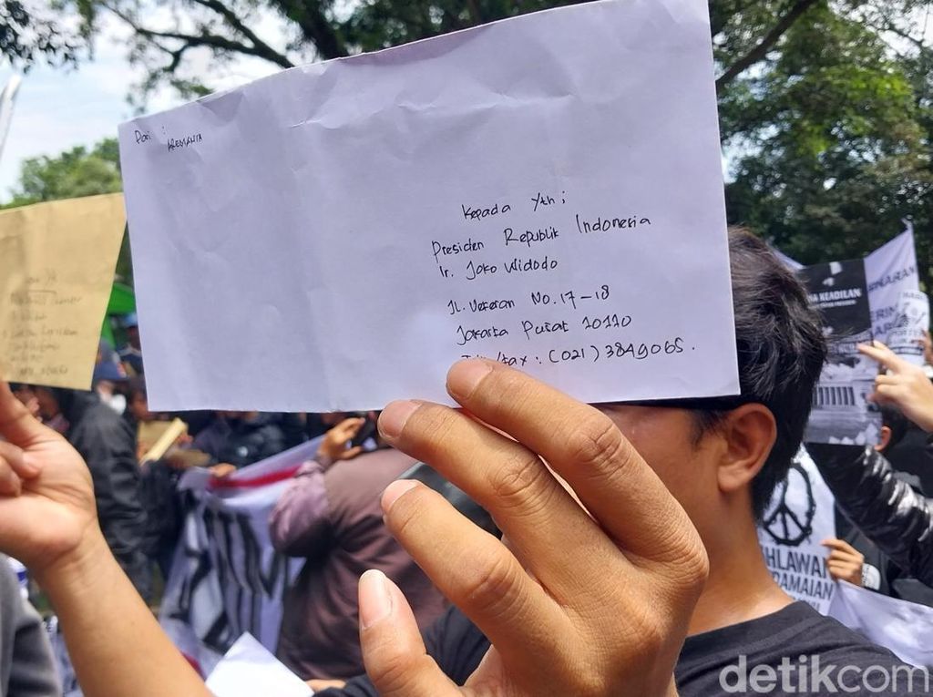 Ratusan Aremania Kirim Surat Asa Keadilan Tragedi Kanjuruhan untuk Jokowi