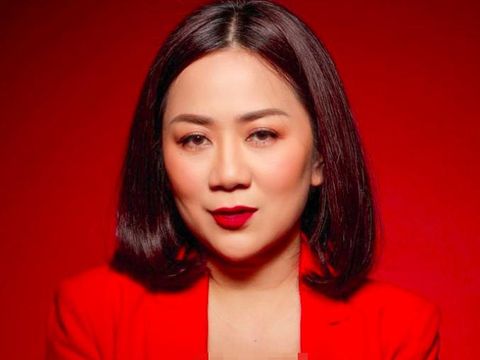 Gaya terbaru Tante Ernie.