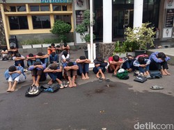 Terlibat Tawuran, Puluhan Pelajar Cirebon Diamankan Polisi