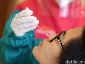 Kemenkes Izinkan Warga Tes Antigen Mandiri, Alat Bisa Dibeli di Apotek Kemenkes Izinkan Warga Tes Antigen Mandiri, Alat Bisa Dibeli di Apotek