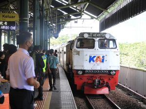 Tiket Kereta Liburan Nataru Sudah Bisa Dipesan, Cek Cara & Syaratnya Tiket Kereta Liburan Nataru Sudah Bisa Dipesan, Cek Cara & Syaratnya