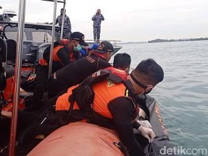 Dua Korban Kapal Tenggelam di Batam Ditemukan Tewas Dua Korban Kapal Tenggelam di Batam Ditemukan Tewas