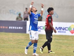 HistoriSib: Airlanga Sucipto dan Selebrasi Ikoniknya di Persib