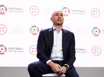 Presiden Federasi Sepakbola Spanyol Didesak Mundur Usai Cium Pemain Wanita