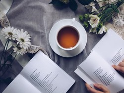 Arti Deklamasi Adalah? Tujuan dan Cara Melakukannya!