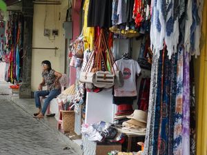 Keluh Kesah Pedagang Suvenir di Nusa Dua Selama Hajatan KTT G20