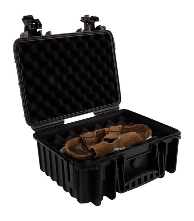 Foto: www.julienslive.com Birkenstock milik Steve Jobs di pelelangan/