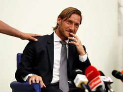 Totti Berencana Bangkit dari Pensiun
