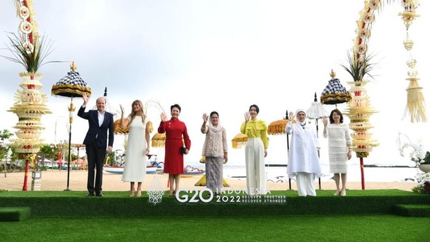 Gaya elegant para Ibu Negara di KTT G20