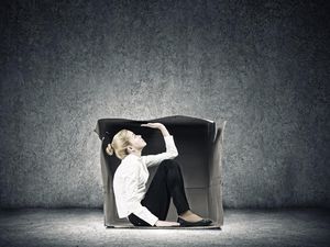 Mengenal Claustrophobia dari Gejala, Penyebab, dan Cara Mengatasinya