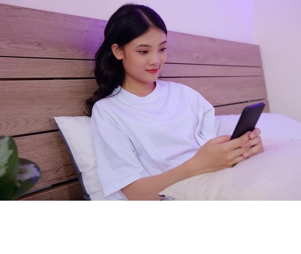 Ilustrasi main sosmed/ Foto: Freepik.com/dragonimages