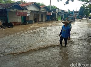 4 RT di Desa Glonggong Pati Kebanjiran gegara Luapan Sungai Sentul