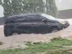 Makassar Banjir, Jalan Masuk Bandara Sultan Hasanuddin Terendam
