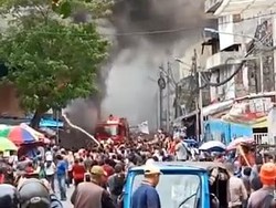 Kepanikan Pedagang saat Kebakaran Melanda Pasar Pagi Asemka