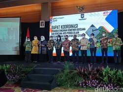 Kemendagri dan Pemprov Jabar Teken Komitmen Atasi Sampah di Sungai Citarum