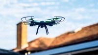Drone Rekam Sosok Misterius Mirip Kuntilanak di Hutan