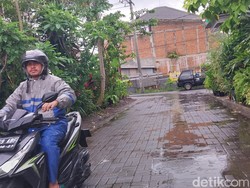 Wanita Korban Begal Kota Malang Nangis Usai Motornya Dirampas