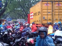 Jalan Ir Sutami Macet 4,3 Kilometer ke Arah Maros karena Banjir Makassar