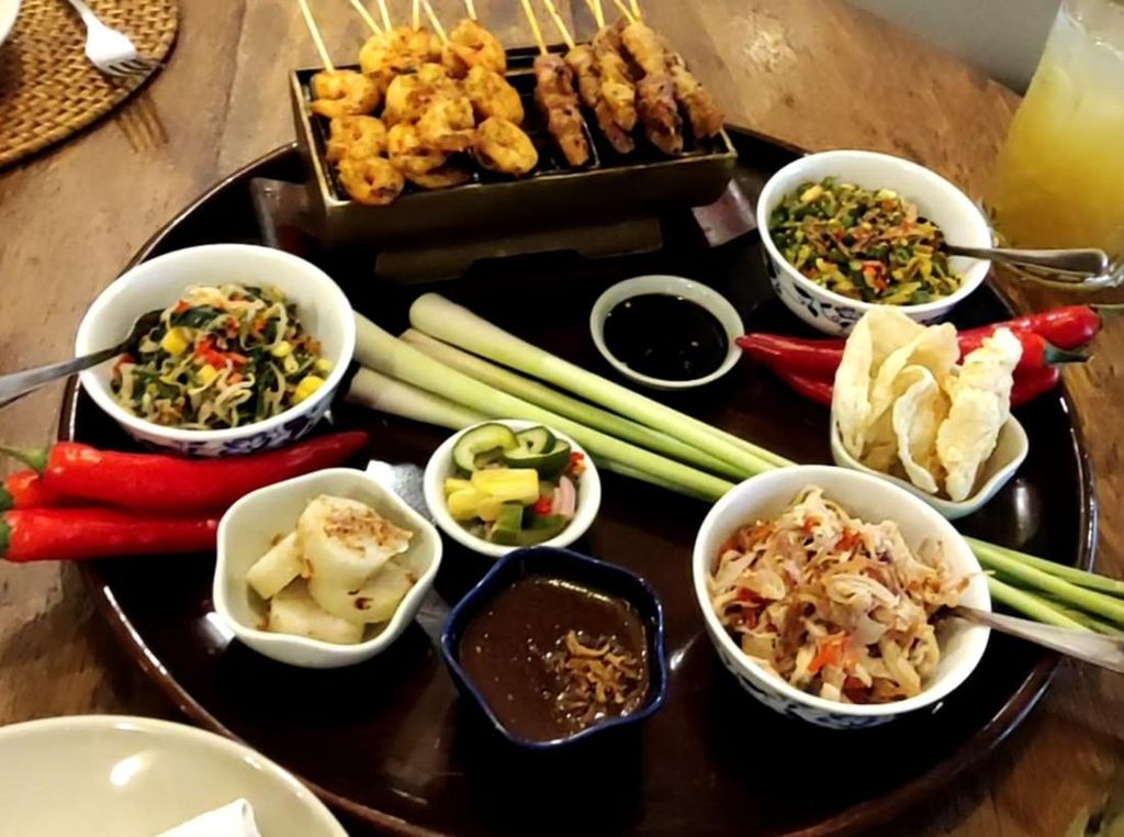 Penampakan Ayam Sambal Matah-Lawar yang Disantap PM Kanada-Inggris Penampakan Ayam Sambal Matah-Lawar yang Disantap PM Kanada-Inggris