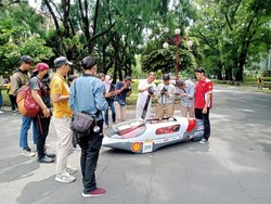 Semar Proto UGM Pecahkan Rekor Mobil Listrik Terhemat di Ajang Balap Asia